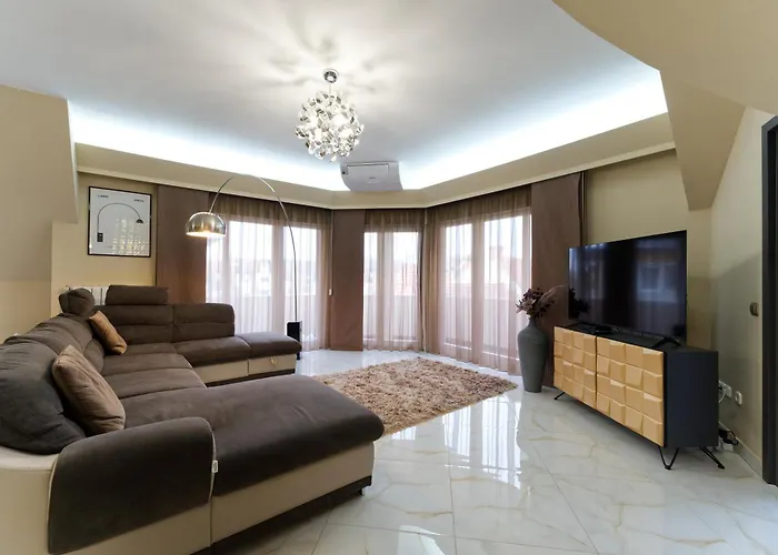 Daire Vago Center *