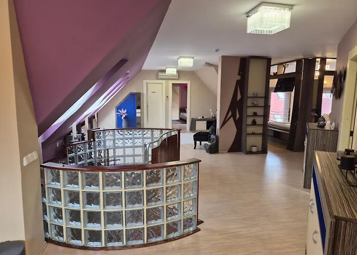Daire Vago Center *
